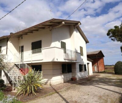 Casa indipendente con ampio terreno a pisignano di cervia