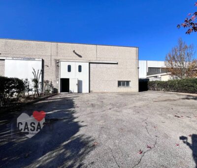 Capannone zona artigianale