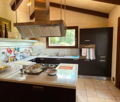 Casa indipendente con giardino