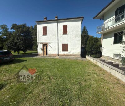 Casa indipendente con terreno edificabile