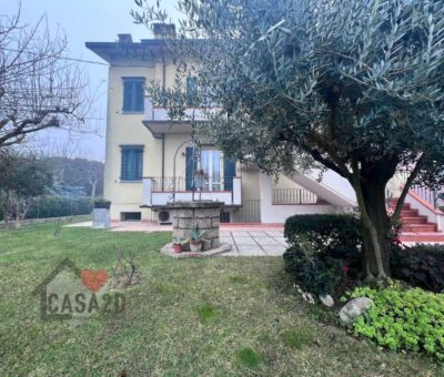 Villa bifamiliare con giardino
